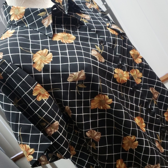 VINTAGE Truffles Women's Button Up Small - Picture 2 of 6